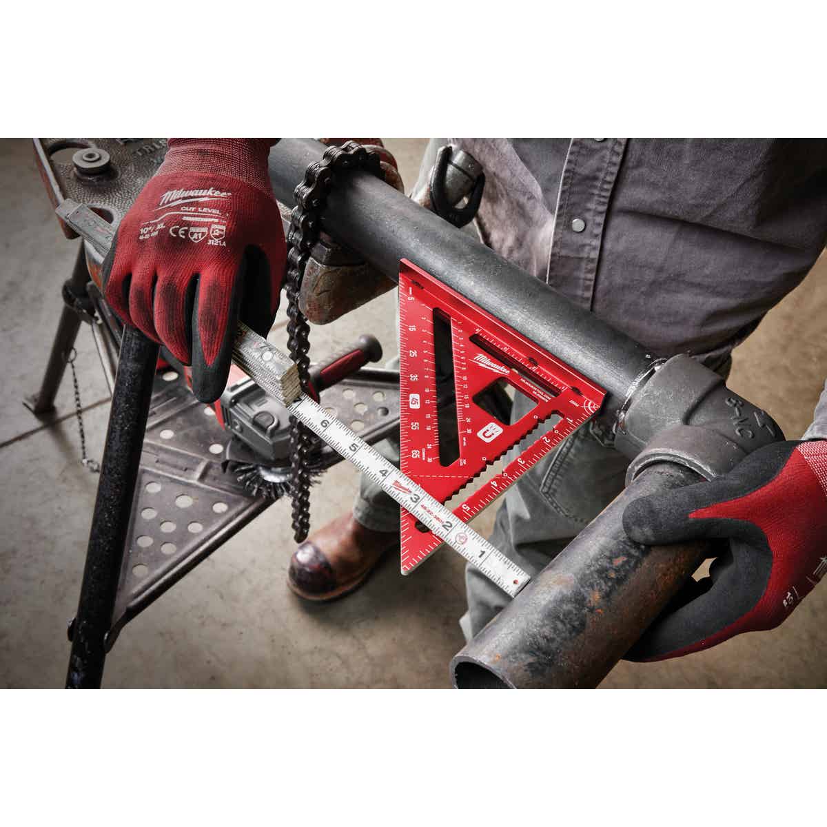 Milwaukee 7 In. Magnetic Rafter Square Image 2