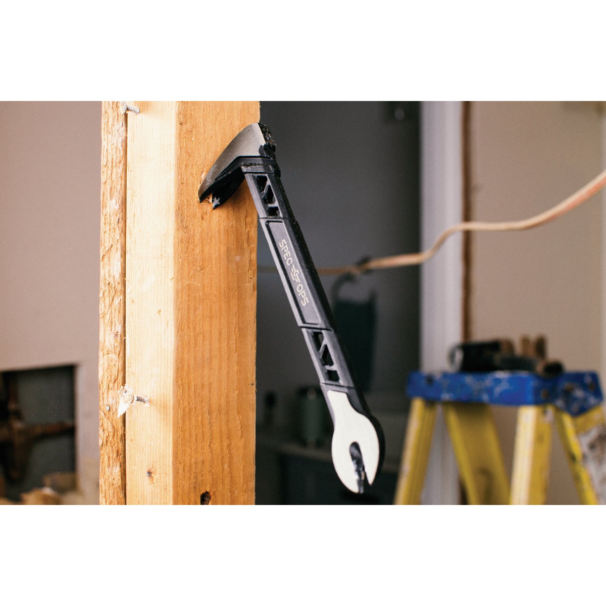 Spec Ops 8 In. High-Carbon Steel Cats Paw Pry Bar Nail Puller Image 3