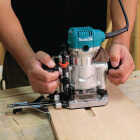 Makita 6.5-Amp 1.25 HP Variable Speed Compact Router Kit Image 8