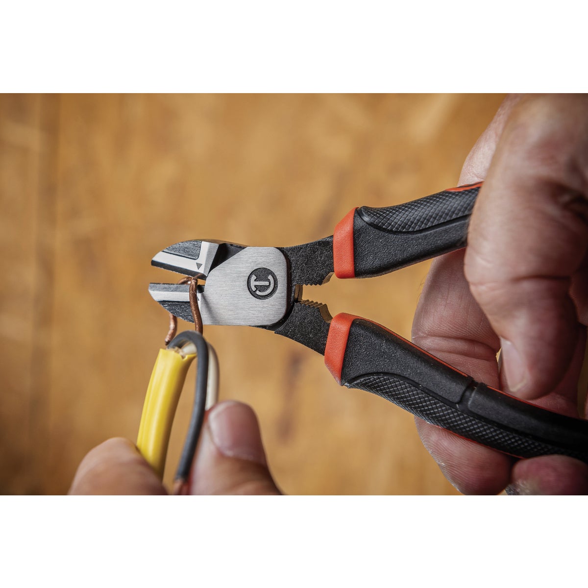 Crescent 6 In. Z2 Dual Material Diagonal Cutting Pliers Image 2