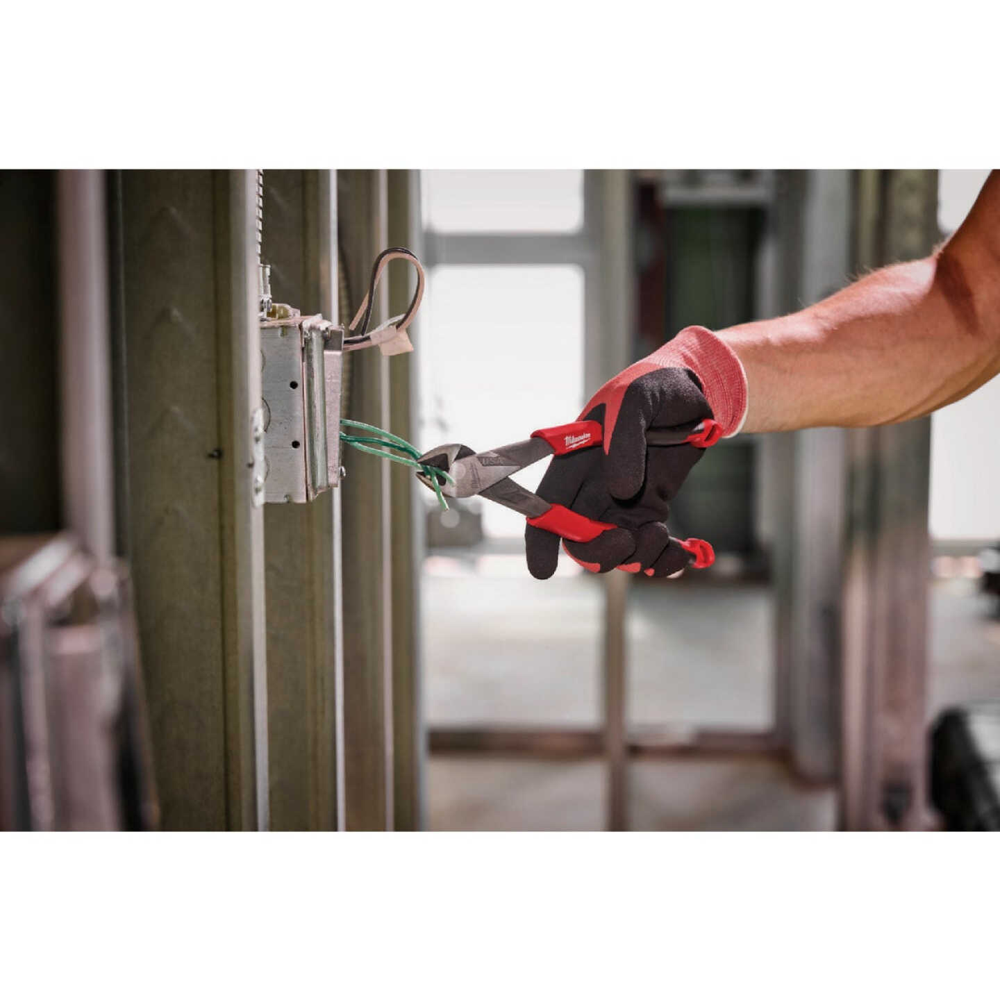 Milwaukee 8 In. Comfort Grip Diagonal Cutting Pliers (USA) Image 6