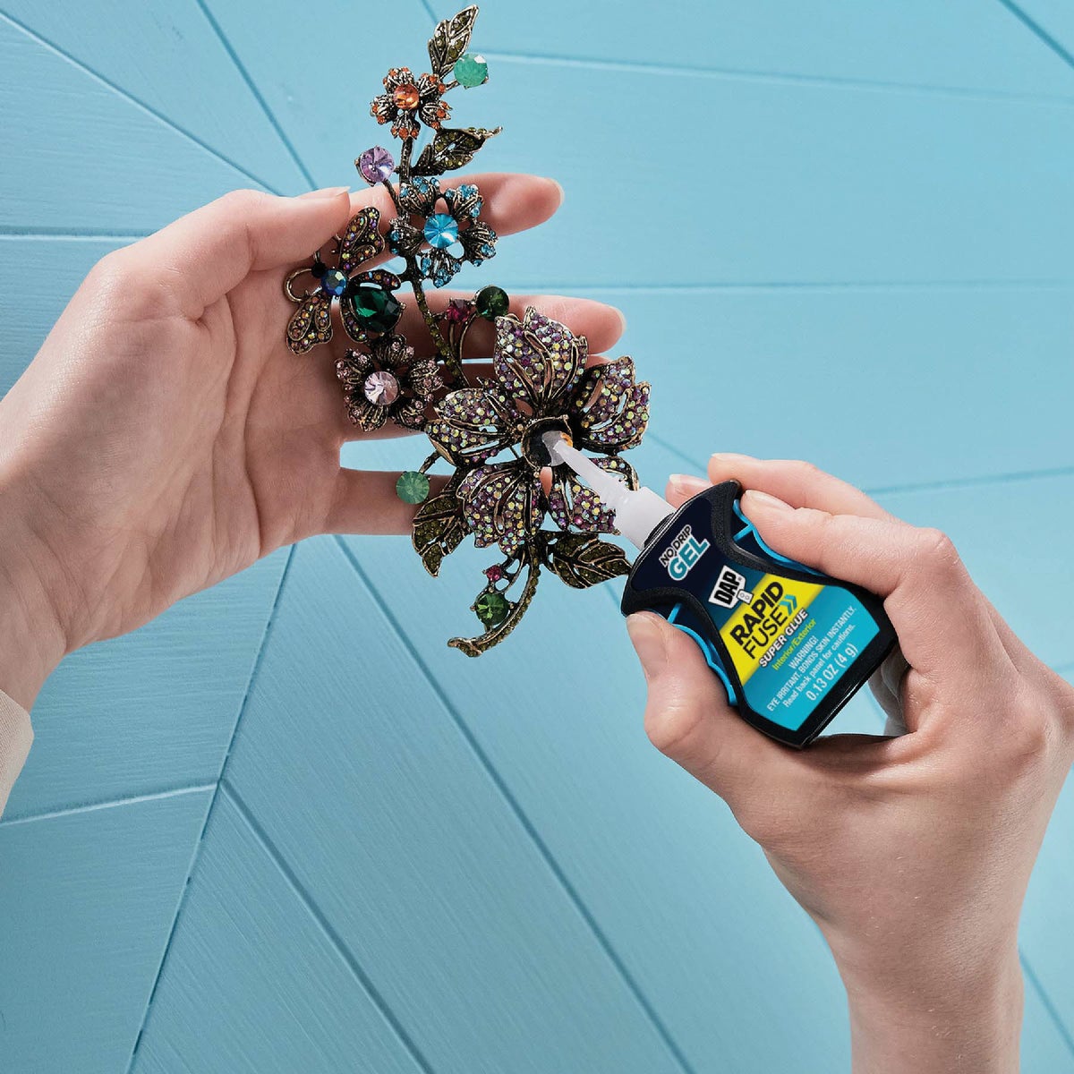 DAP RapidFuse 0.13 Oz. Clear Multi-Purpose Adhesive Gel with Gel Control Applicator Image 2