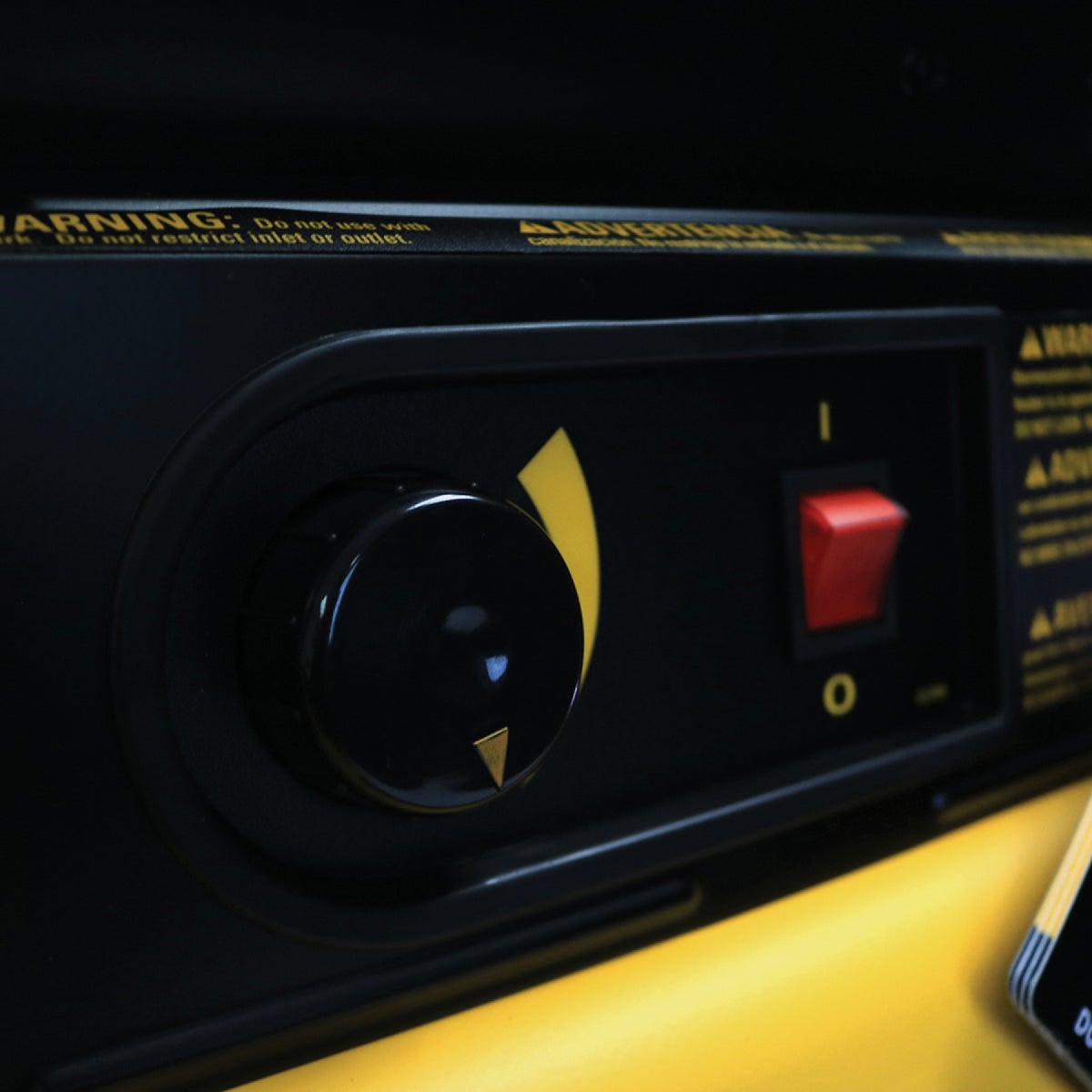 DEWALT 135,000 BTU Kerosene Forced Air Heater Image 2