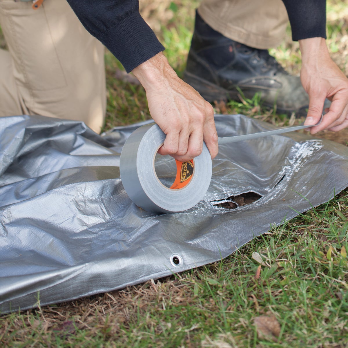 Gorilla 2.88 In. x 25 Yd. Tough & Wide Heavy-Duty Duct Tape, Silver Image 4