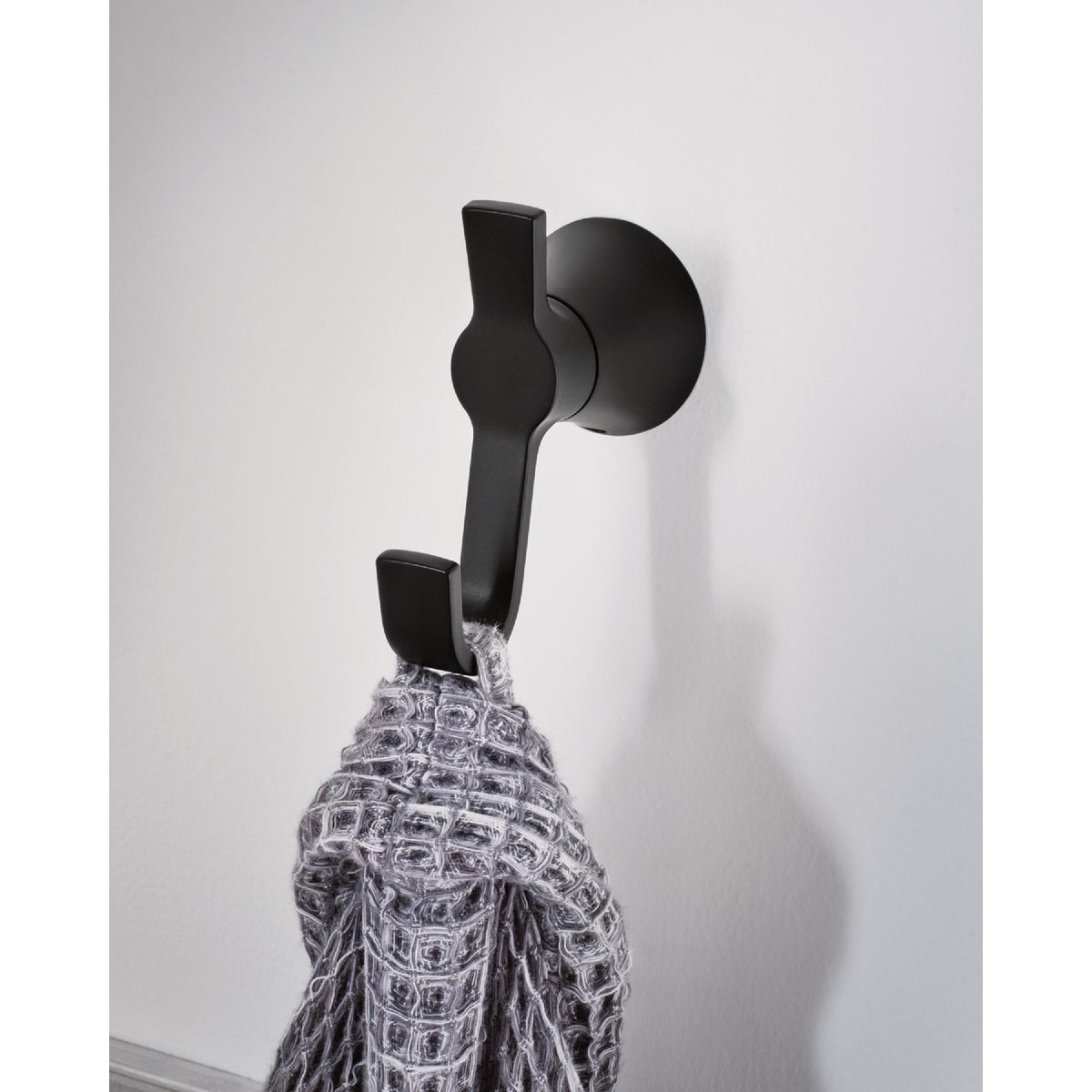 Moen Mikah Matte Black Single Robe Hook Image 3