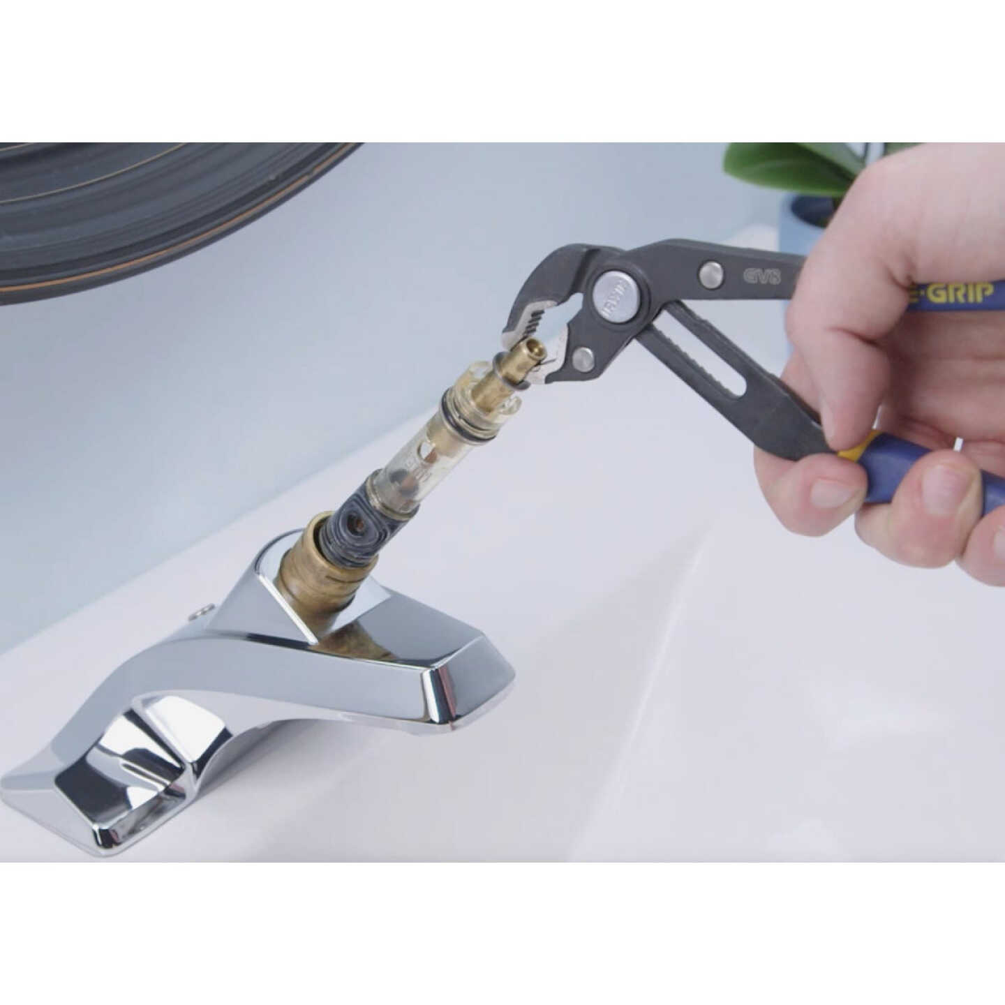 Moen Magnum 1-Handle Faucet Cartridge Image 3