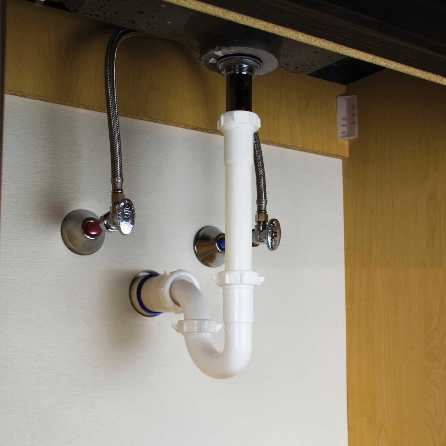 Keeney 1-1/4 In. White Plastic P-Trap Image 3