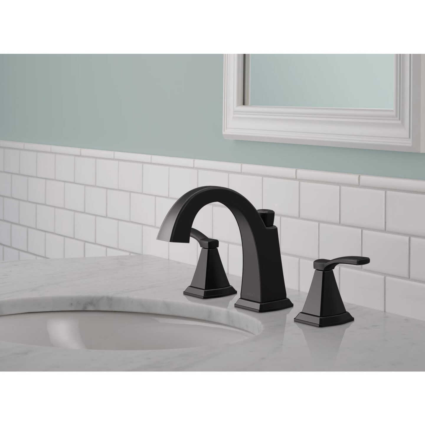 Delta Flynn 2-Handle Widespread Bathroom Faucet, Matte Black Image 3