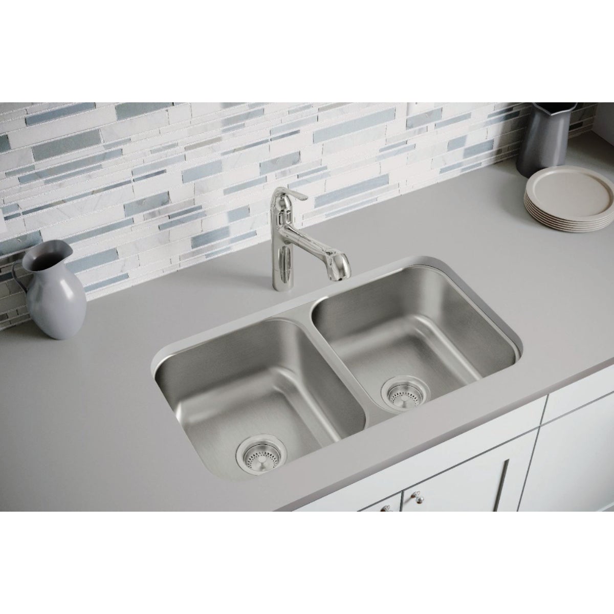 Elkay Dayton 31-3/4 In. x 18-1/4 In. x 8 In. Equal Double Bowl Undermount Kitchen Sink, Stainless Steel Image 2