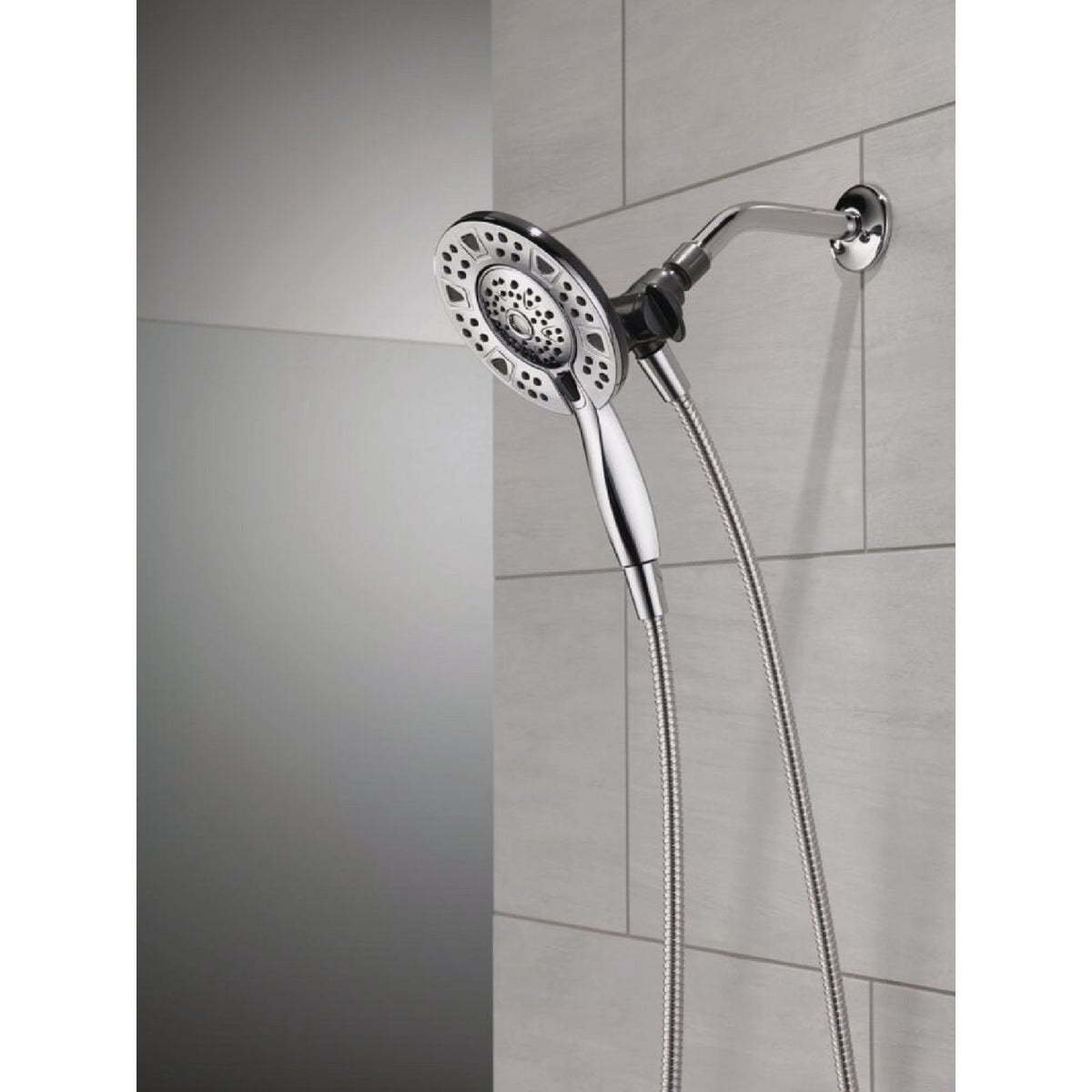 Delta SureDock 6-Spray 1.75 GPM Magnetic Hand Shower, Satin Nickel Image 4