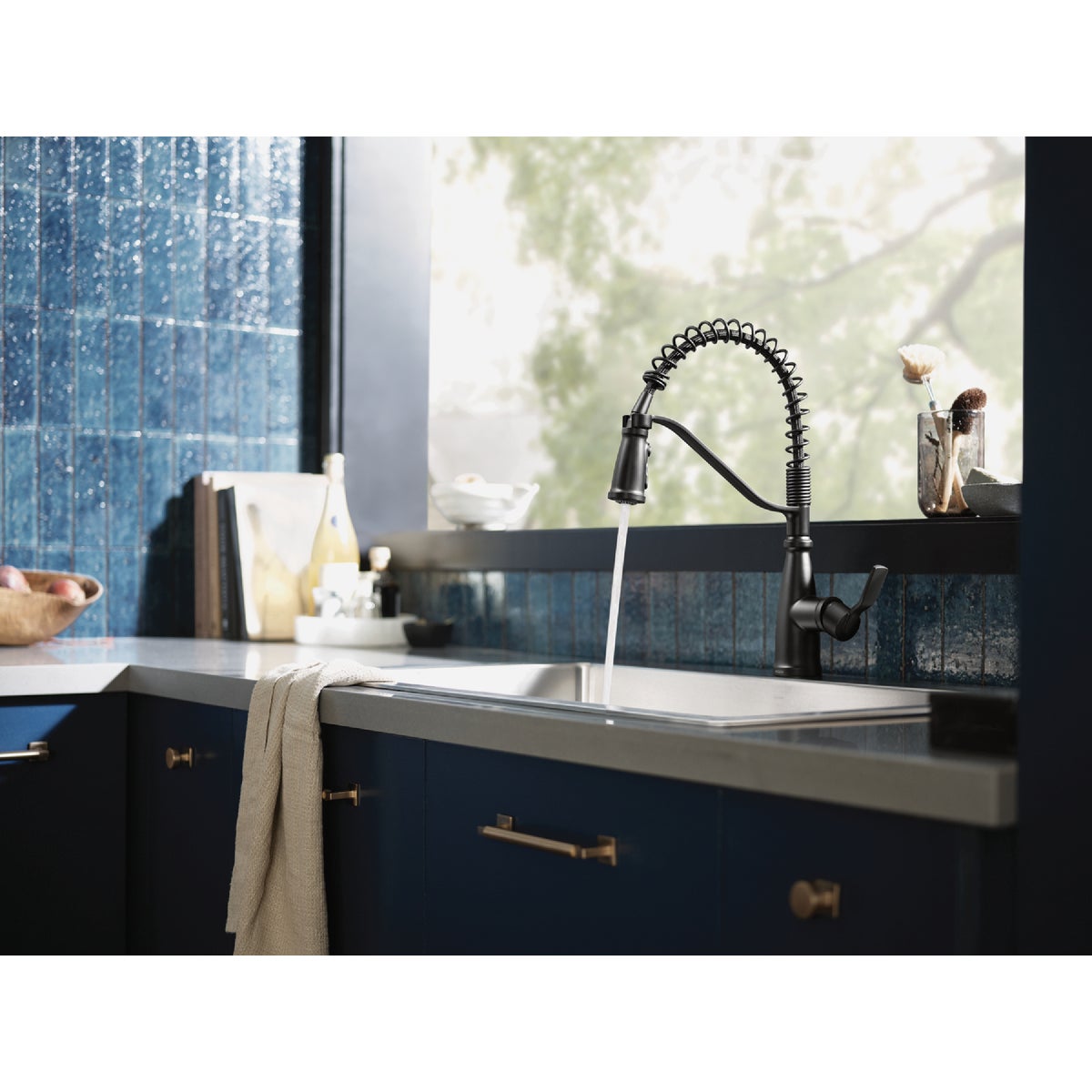 Moen Nolia 1-Handle Pull-Down Widespread Kitchen Faucet, Matte Black Image 3