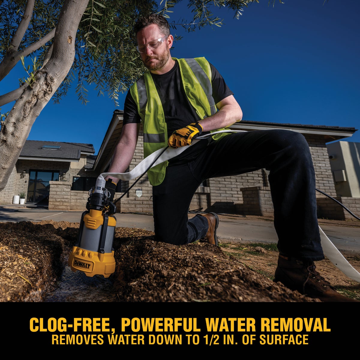 DEWALT 3/4 HP Cast Aluminum Submersible Utility Pump with Industrial Hose Kit Image 4