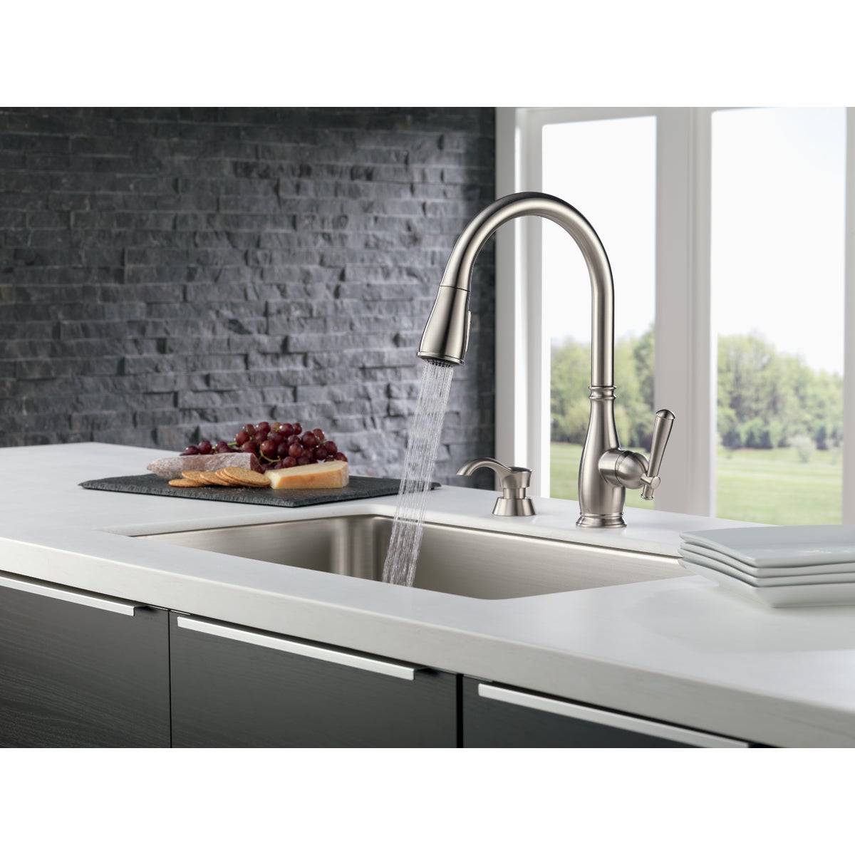 Delta Charmaine Stainless 1-Handle Pull-Down Kitchen Faucet with Soap Dispenser Image 2
