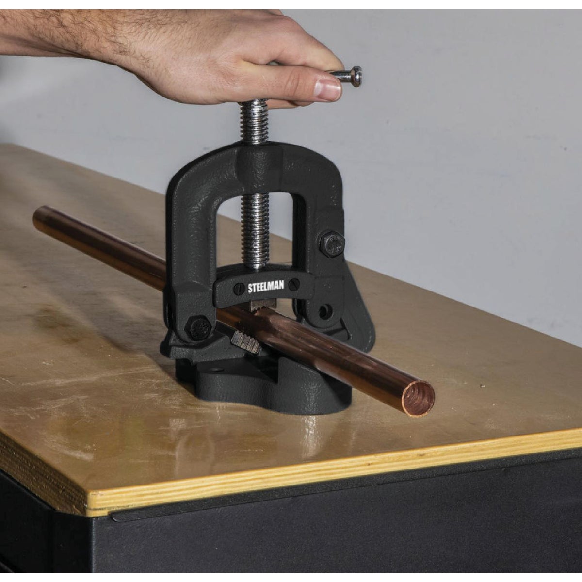 Steelman 2 In. Yoke Vise Image 2