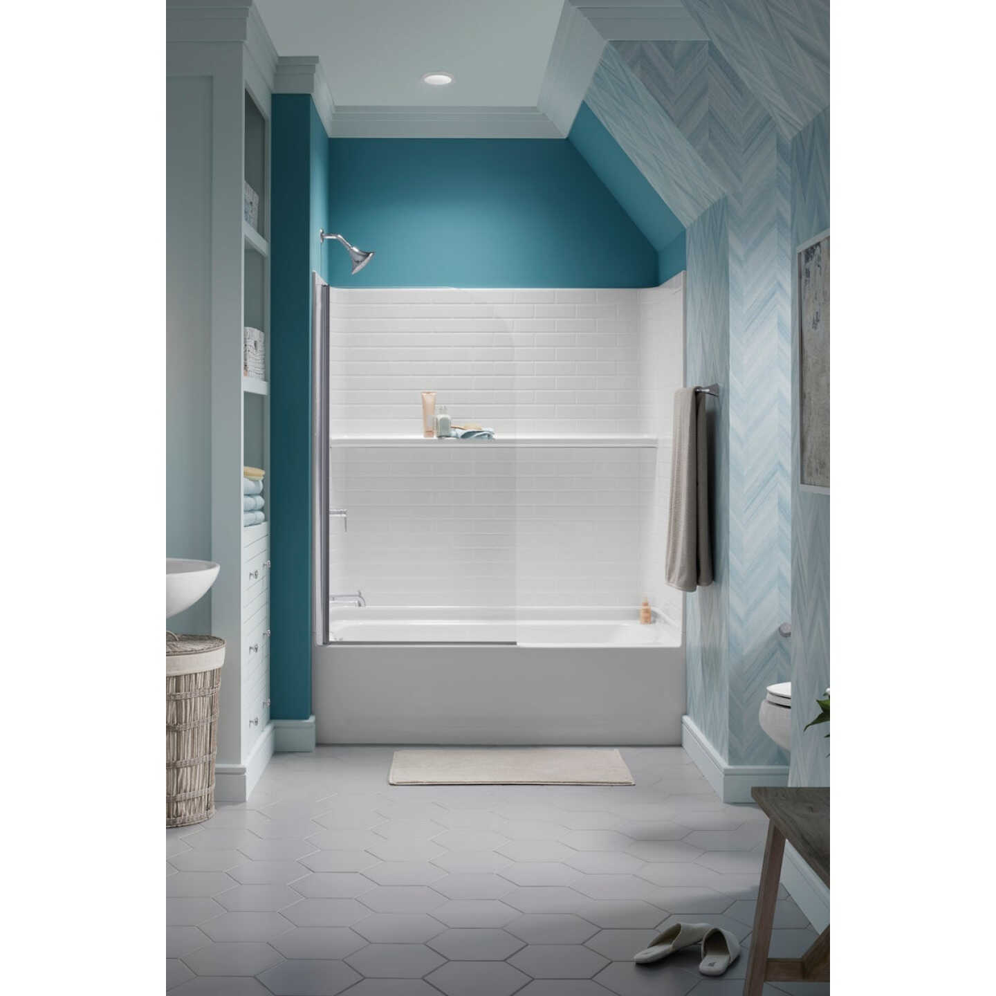 Sterling Traverse 60-1/8 In. L x 31-1/4 In. W X 58-1/4 In. H 4-Piece Tub & Shower Wall Set in White Image 2