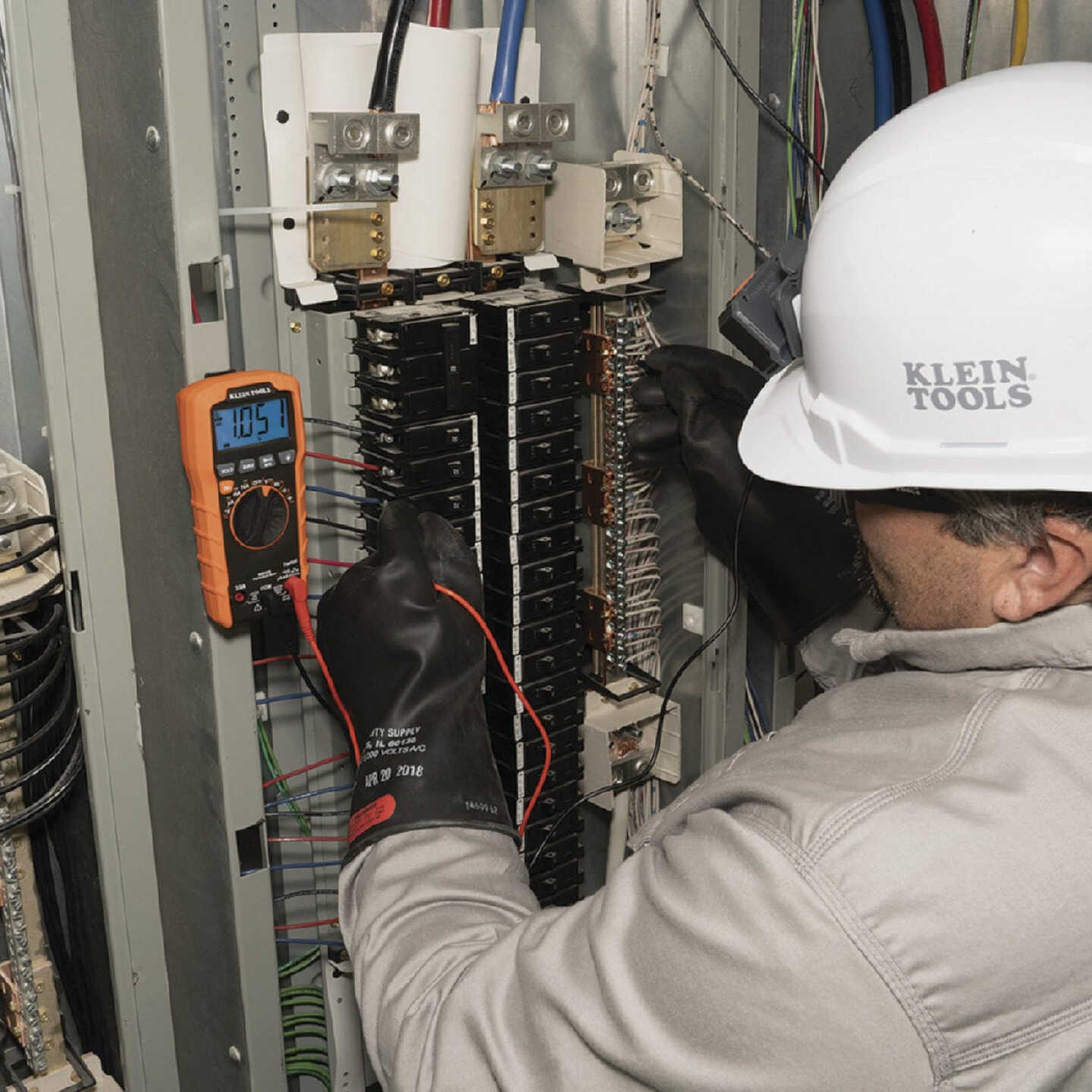 Klein 600V Auto Ranging Digital Multimeter Image 5