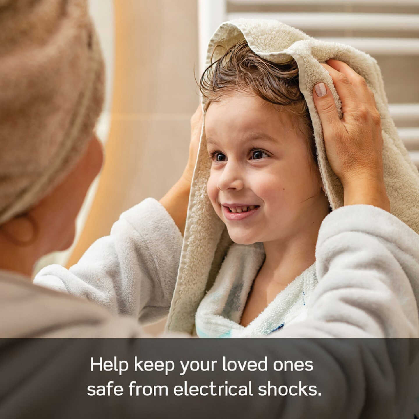 Leviton SmartlockPro Self-Test 15A White Residential Grade 5-15R Slim GFCI Duplex Outlet (3-Pack) Image 2