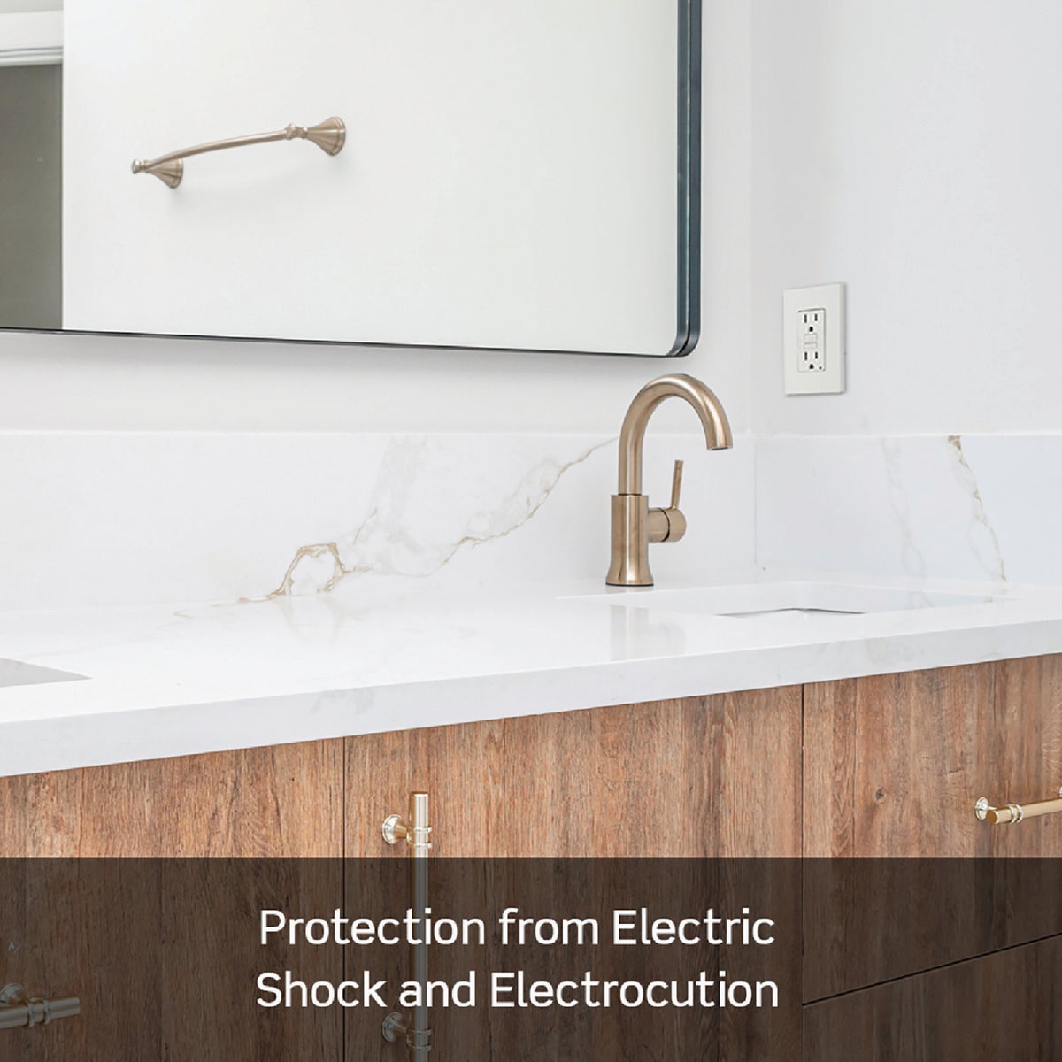 Leviton SmartlockPro Self-Test 15A White Residential Grade Tamper Resistant 5-15R Slim GFCI Duplex Outlet Image 5