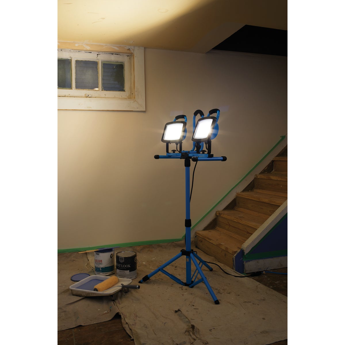 Channellock 13,200 Lm. LED Twin Head Tripod Stand-Up Work Light Image 5