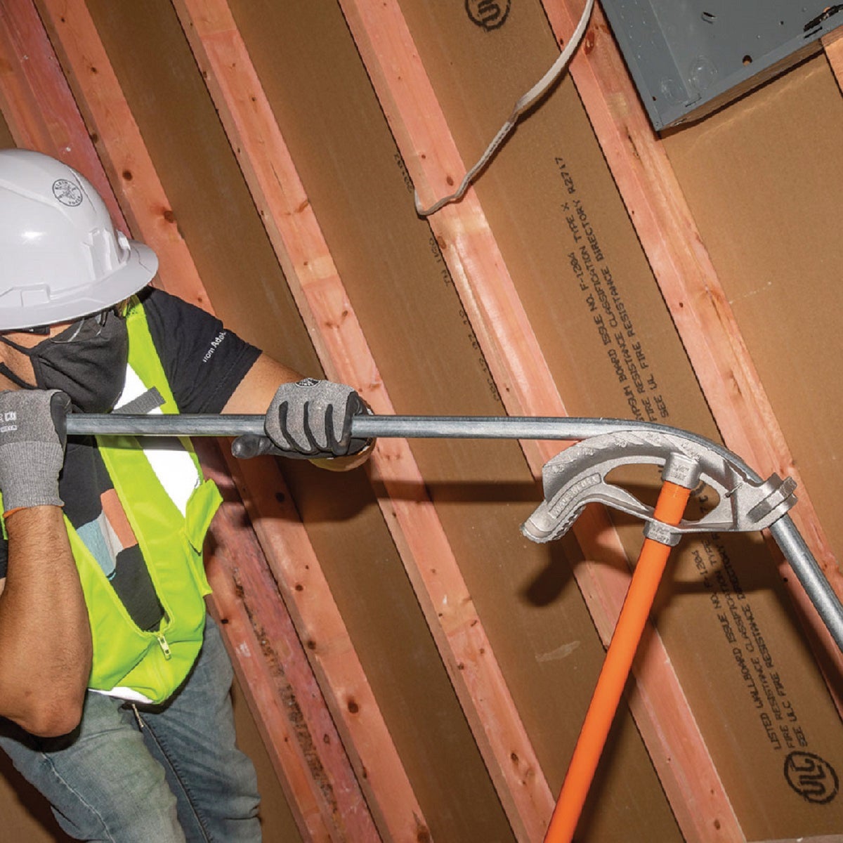 Klein Tools 1/2 In. EMT Aluminum Conduit Bender with Angle Setter Image 2