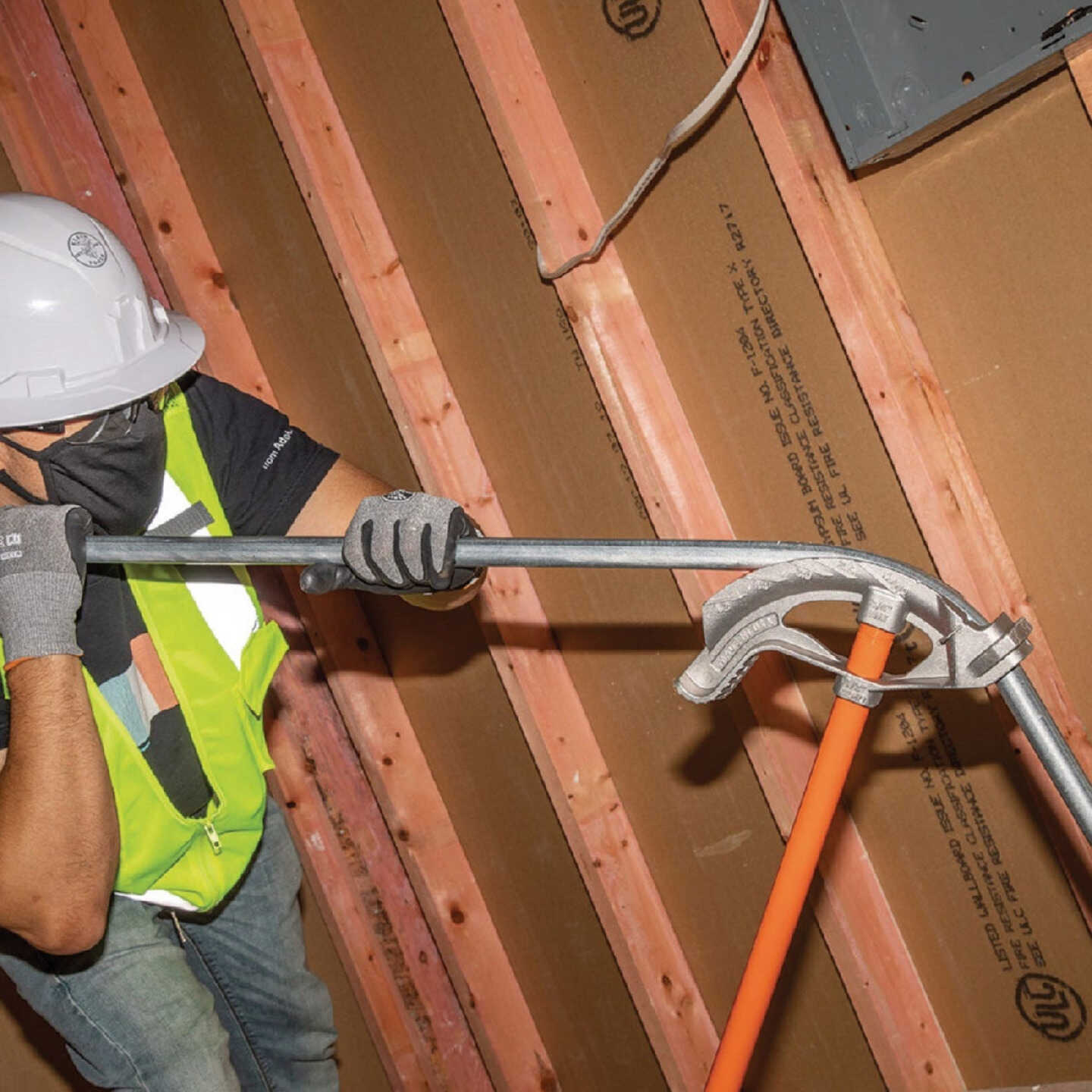 Klein Tools 1/2 In. EMT Aluminum Conduit Bender with Angle Setter Image 2