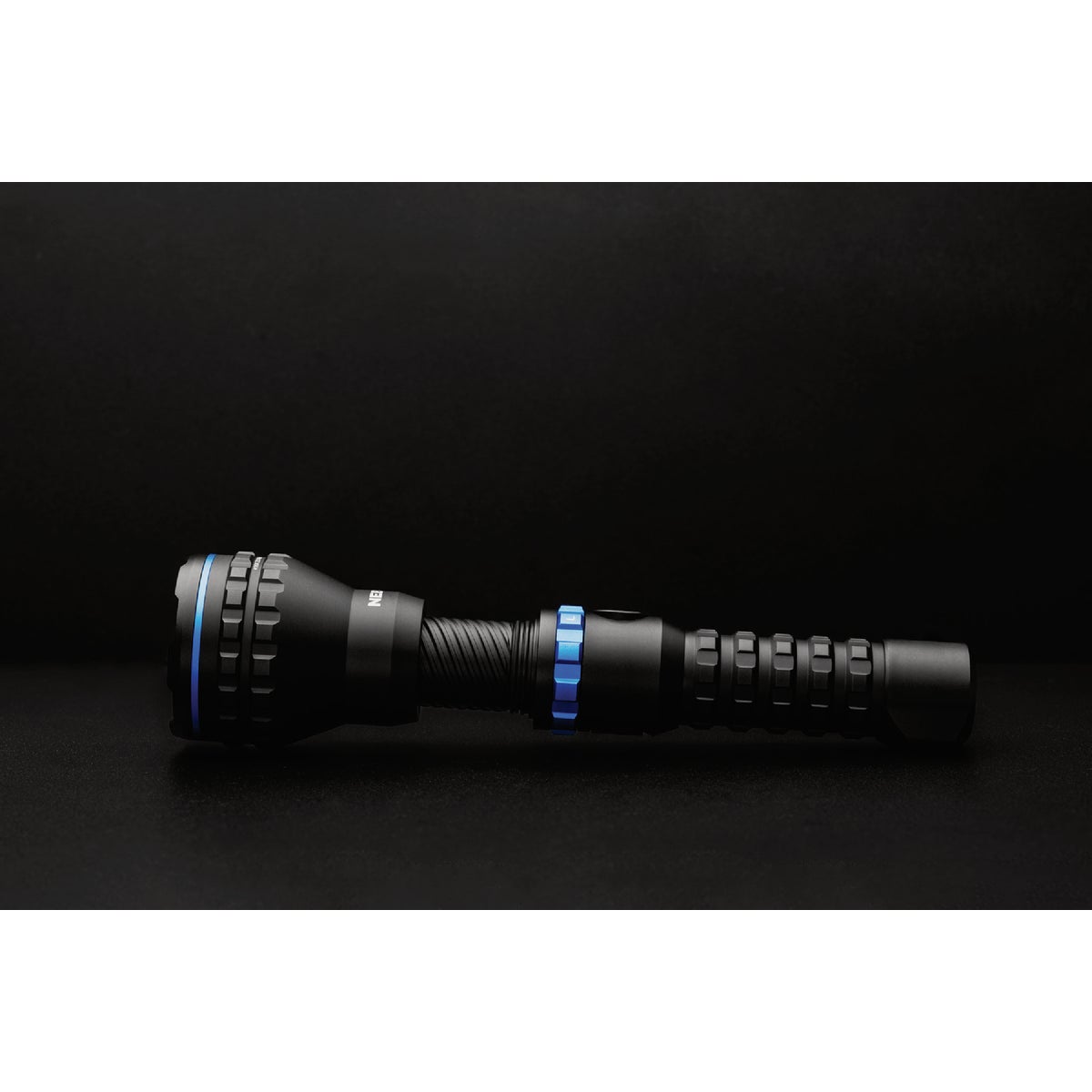 Nebo Luxtreme Blueline 1/2-Mile Rechargeable 15X Zoom Spotlight & Flashlight Combo Image 4