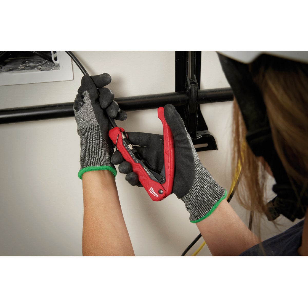 Milwaukee Coax Compression Crimper Image 2