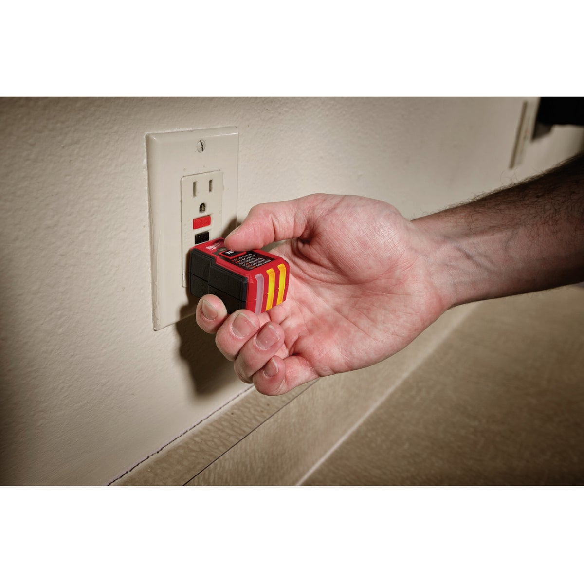 Milwaukee GFCI Receptacle Tester Image 2