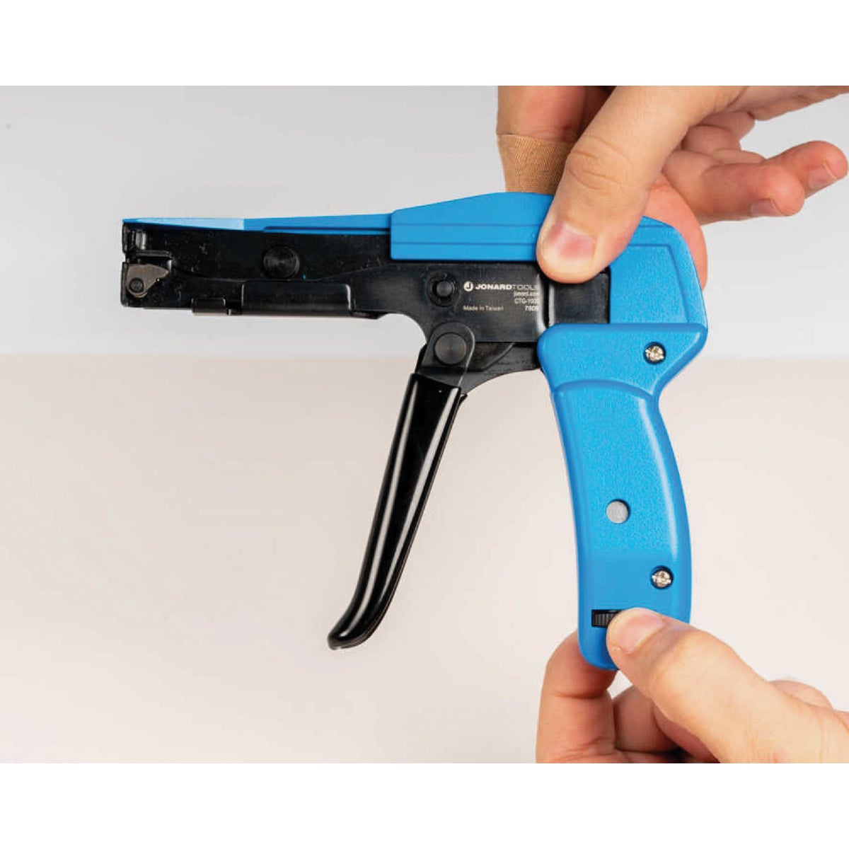 Jonard Tools 3/16 In. Heavy-Duty Cable Tie Gun Image 2