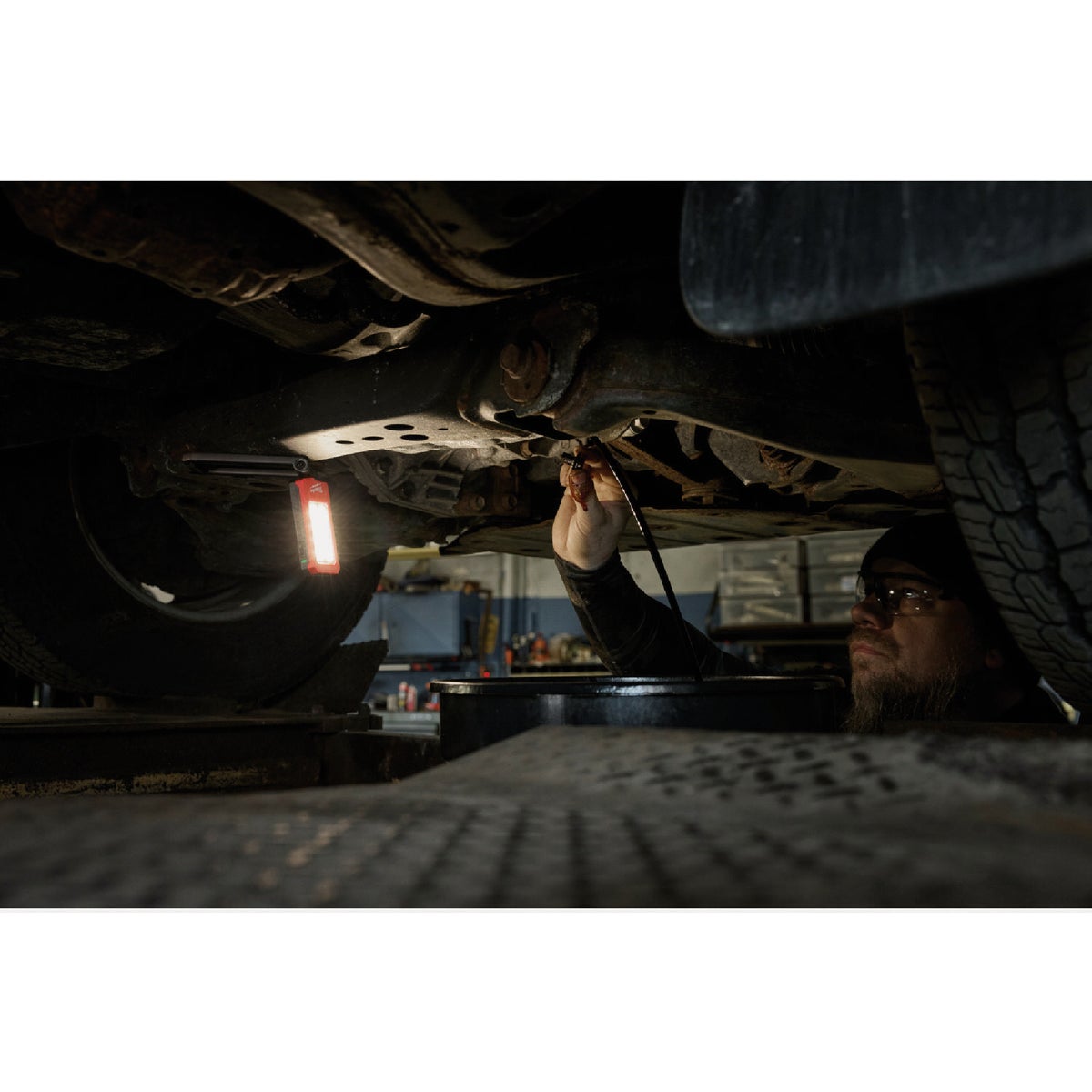 Milwaukee 500 Lm. LED Rechargeable Low-Profile Magnetic Task Light Image 4