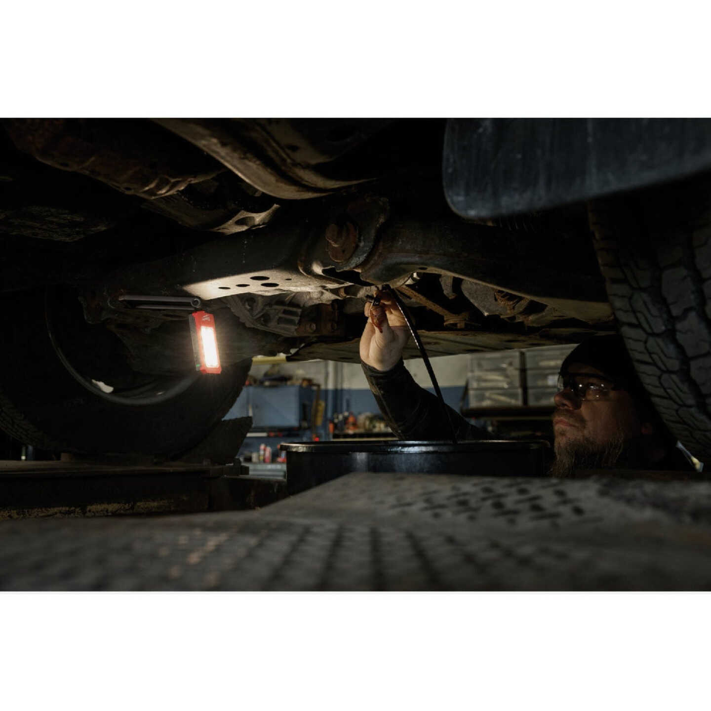 Milwaukee 500 Lm. LED Rechargeable Low-Profile Magnetic Task Light Image 4