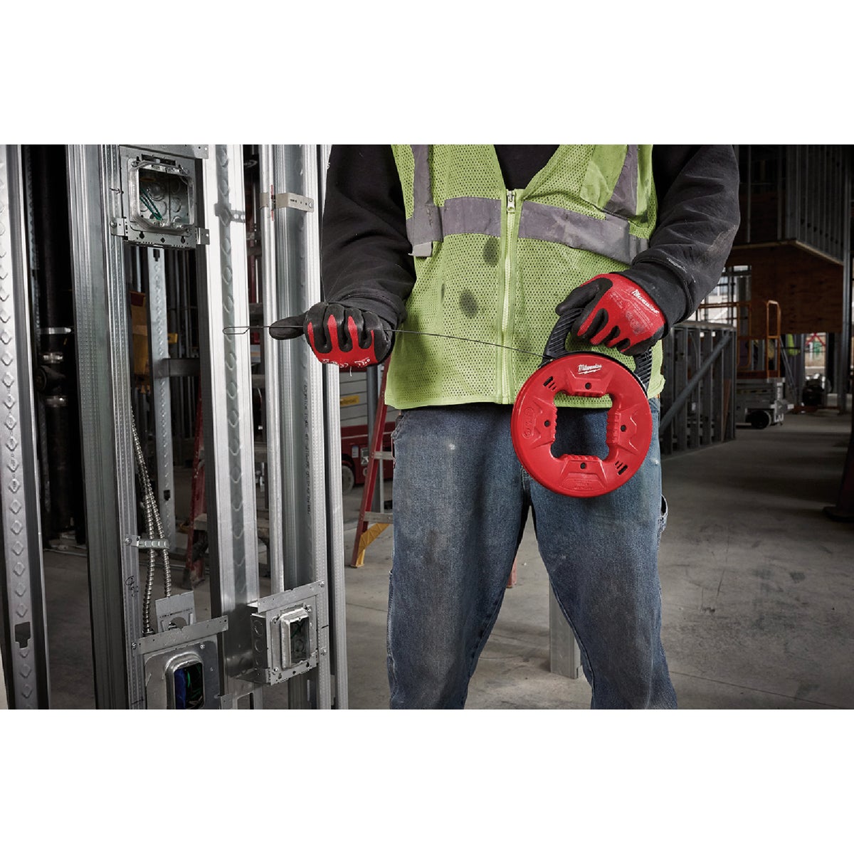 Milwaukee 1/8 In. x 50 Ft. Steel Fish Tape Image 2