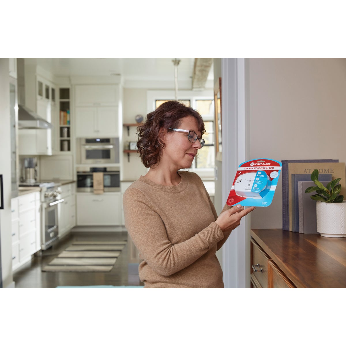 First Alert CO400 Battery Operated 9V Electrochemical Carbon Monoxide Alarm Image 3