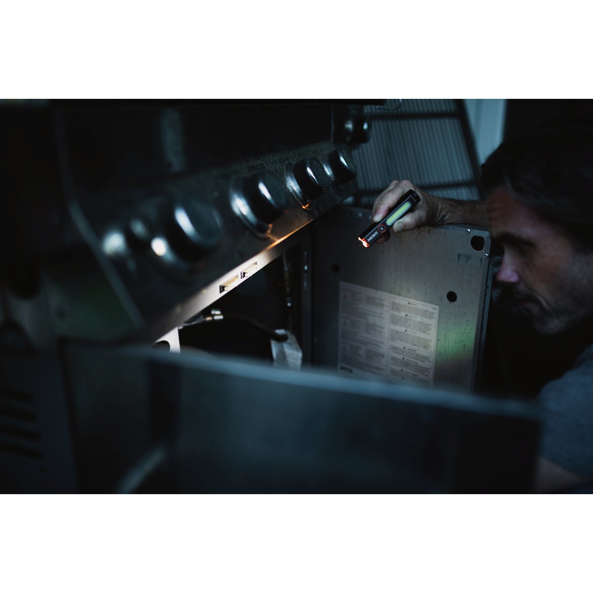 Nebo Mini Larry 500 LED Rechargeable Compact Flashlight & Worklight Image 4