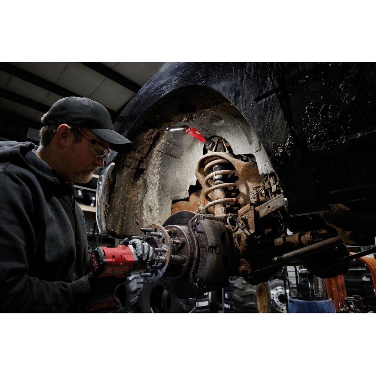 Milwaukee REDLITHIUM 550 Lm. LED USB Stick Light with Magnet Image 3