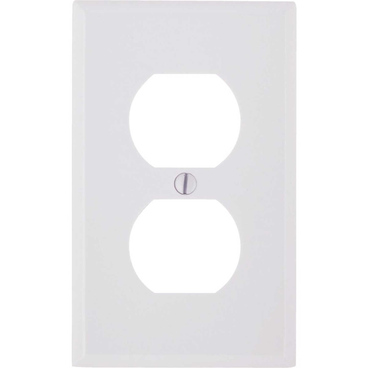 Leviton 1-Gang Smooth Plastic Outlet Wall Plate, White Image 1