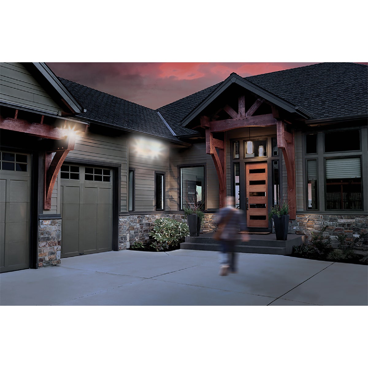 Halo White Motion Sensing Dusk To Dawn Incandescent Floodlight Fixture Image 4