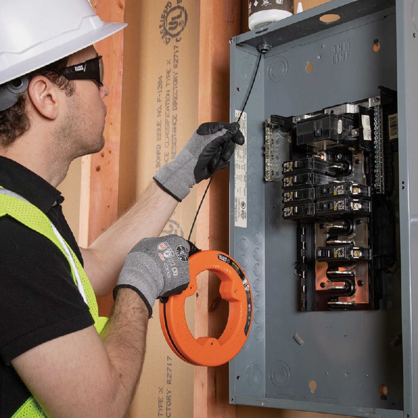 Klein 1/8 In. W. x 50 Ft. L. Steel Fish Tape Image 4