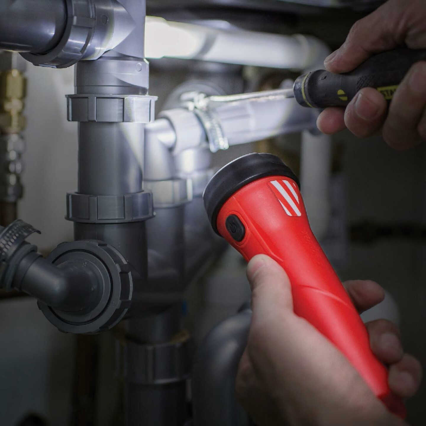 Energizer Weatheready LED AA Waterproof Flashlight Image 2