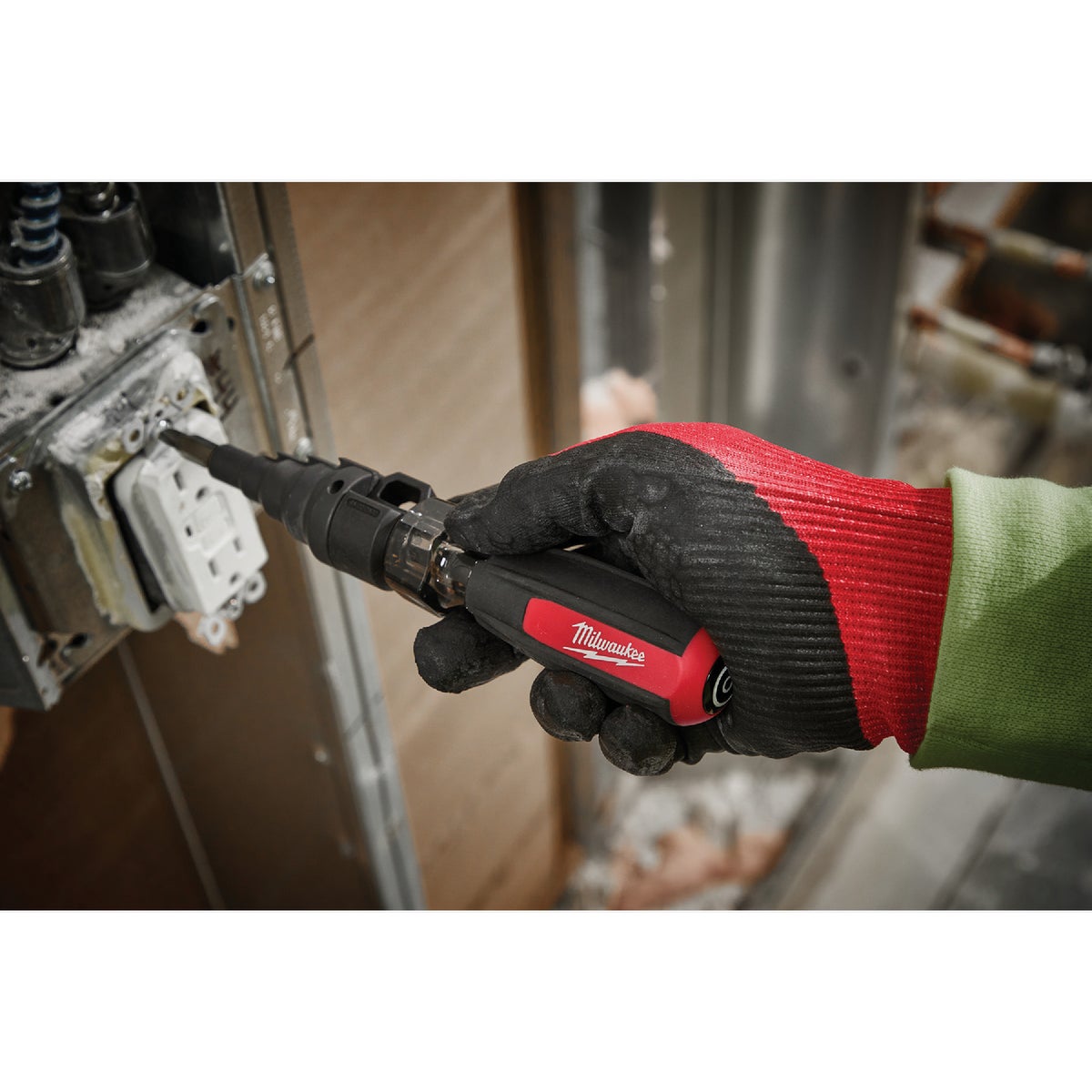 Milwaukee 7-In-1 Conduit Reamer with ECX Bit Image 4