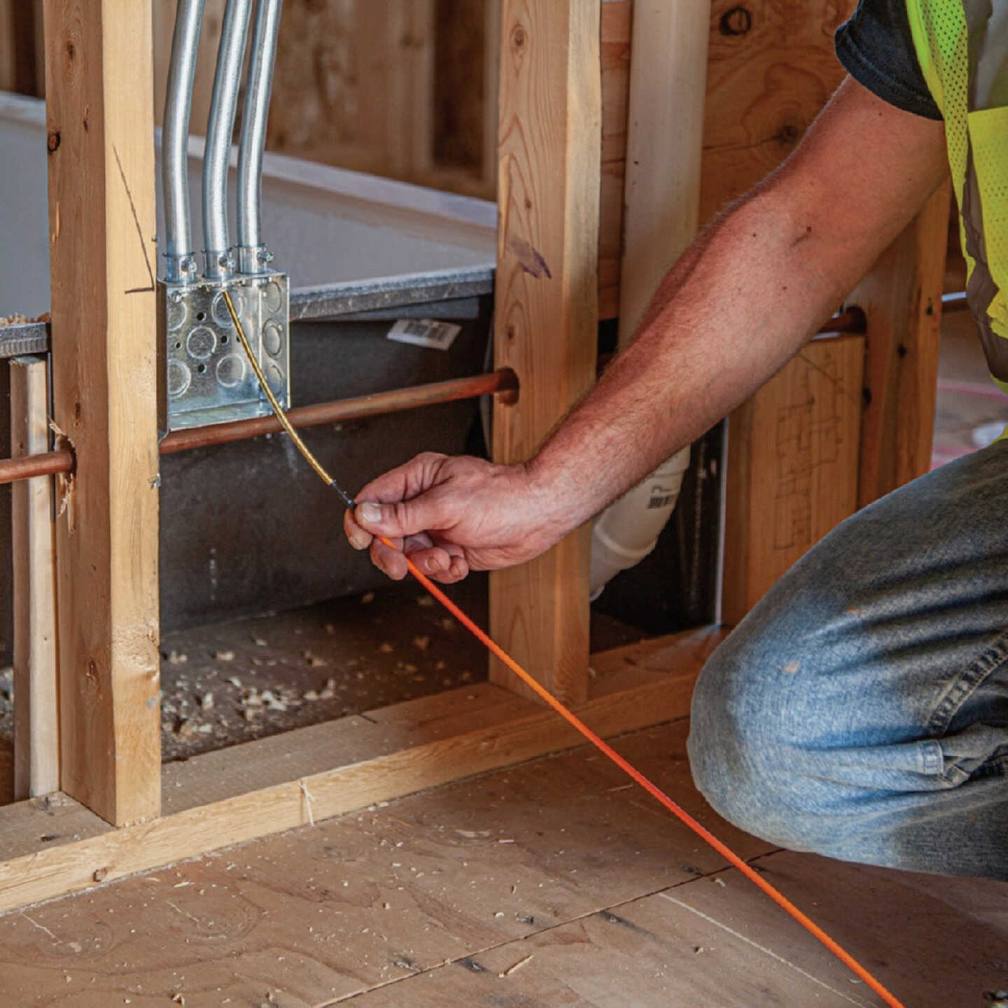 Klein 3/16 In. W. x 100 Ft. L. Fiberglass Fish Tape with Spiral Steel Leader Image 3