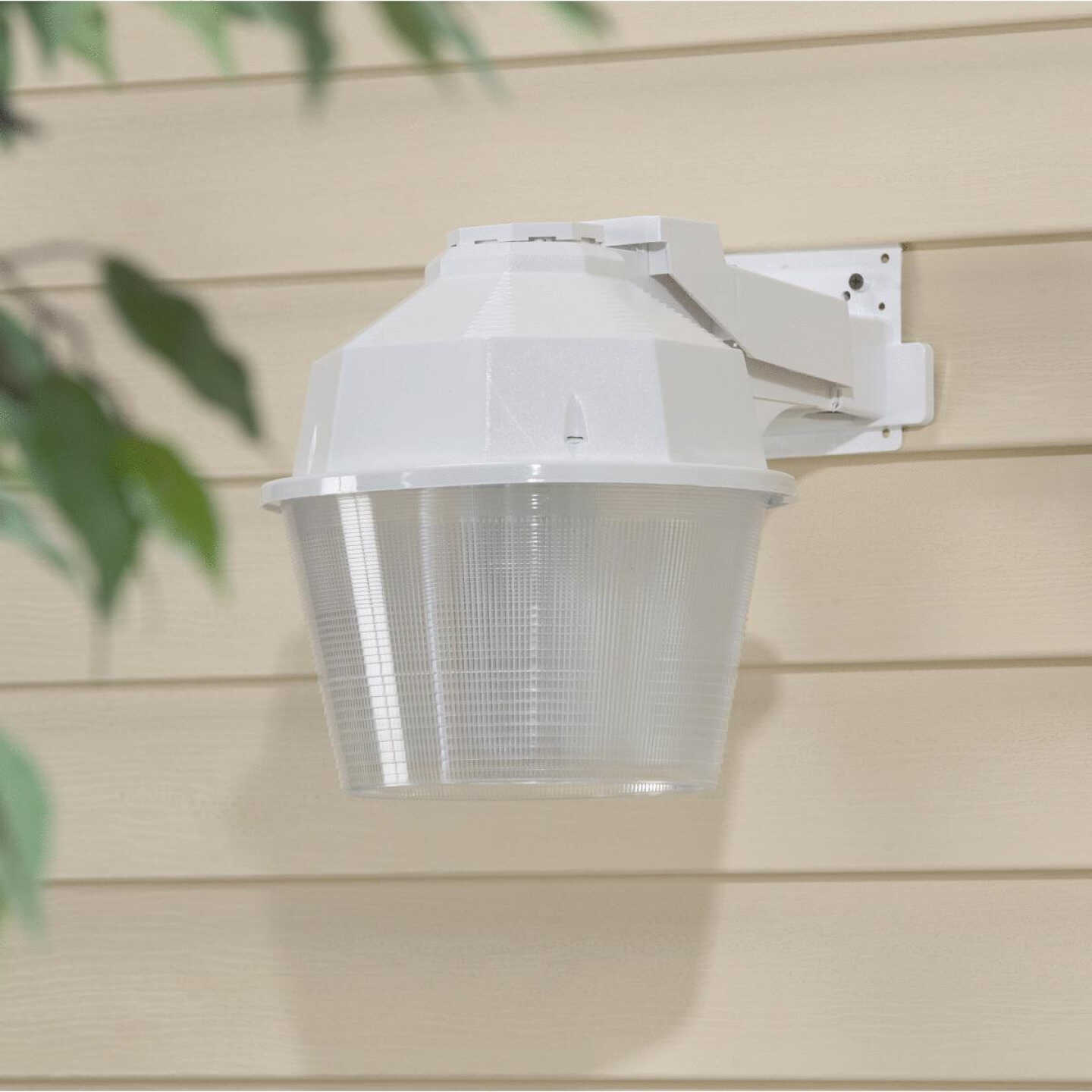 65W FLUOR AREA LIGHT Image 1