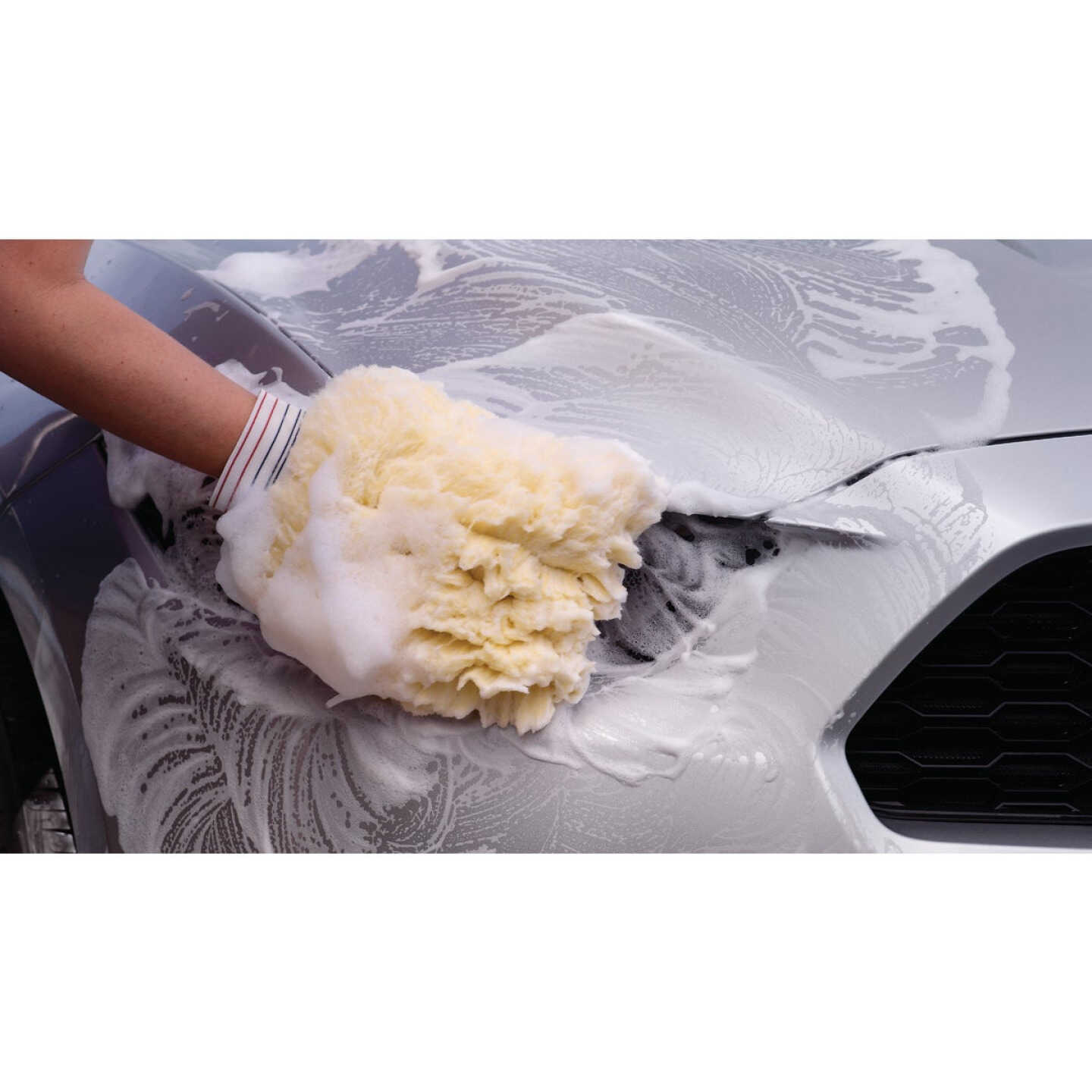 WeatherTech Synthetic Fiber Wash Mitt Image 5