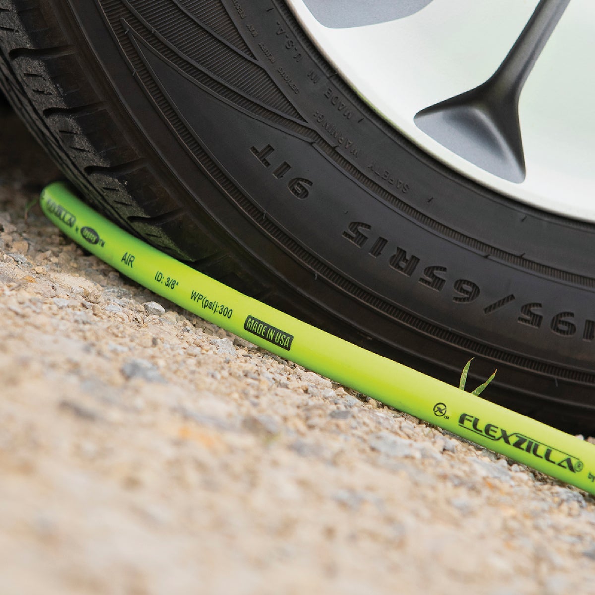 Flexzilla 1/4 In. x 50 Ft. Polymer-Blend Air Hose with 1/4 In. MNPT Fittings Image 5