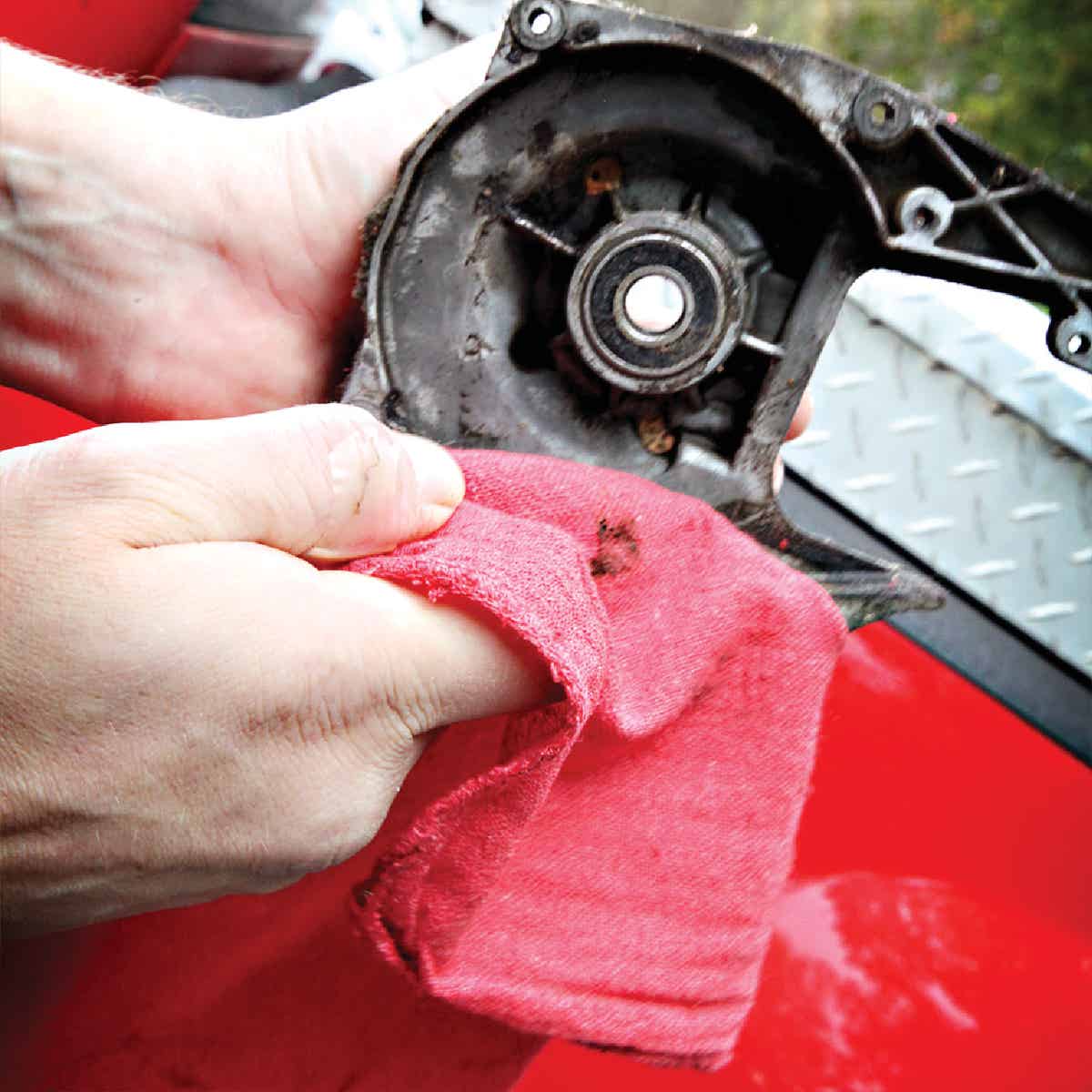 Trimaco SuperTuff 14 In. x 14 In. Red Shop Towels (12-Pack) Image 3