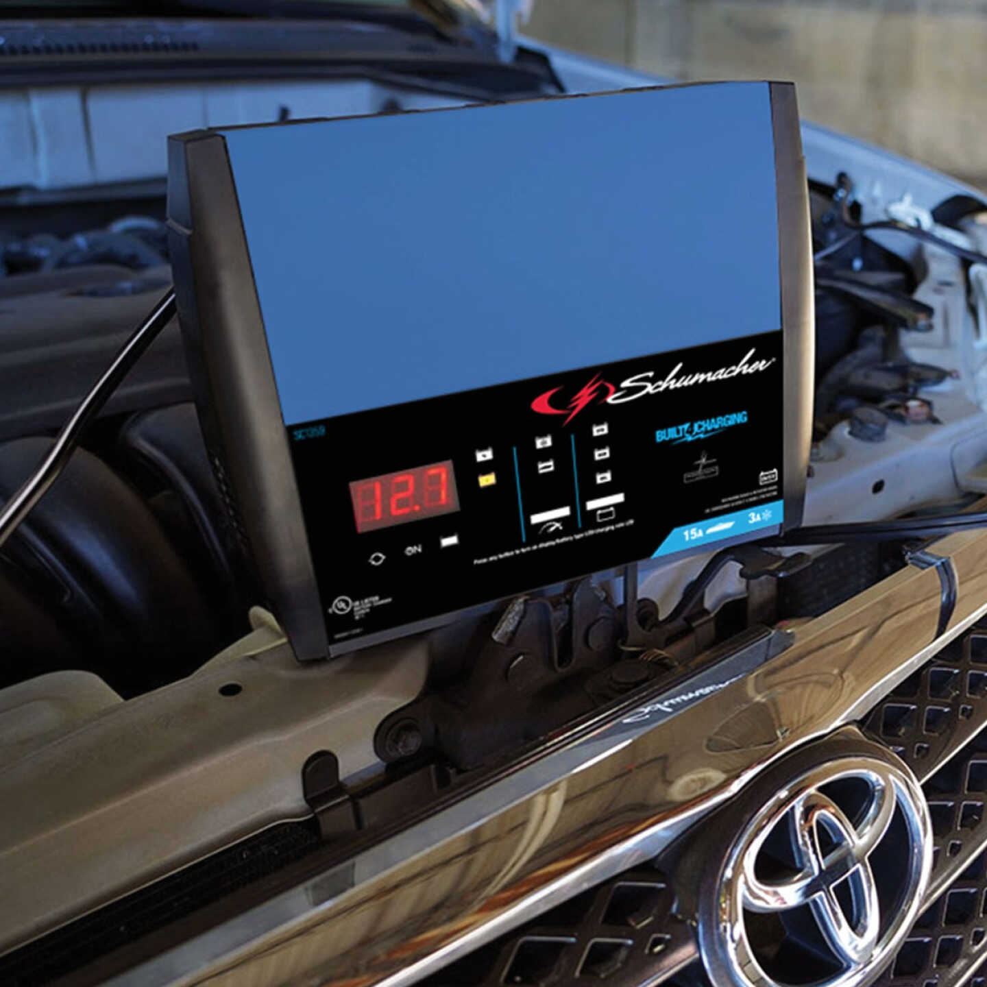 Schumacher Fully Automatic 6V and 12V 15A Auto Battery Charger Image 6