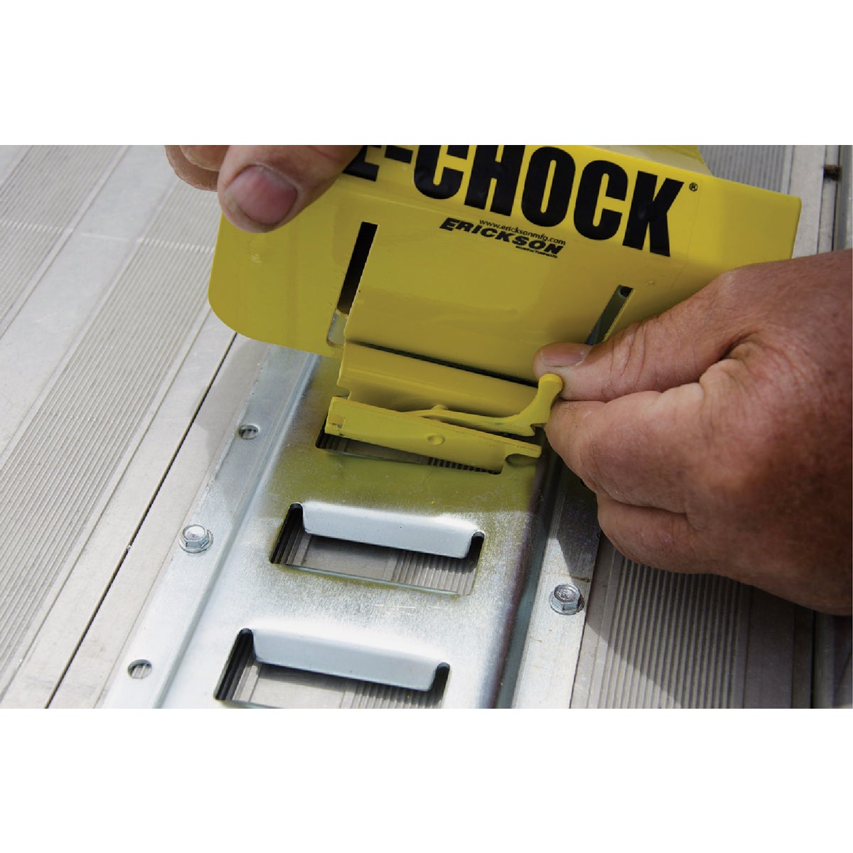 Erickson Moveable Wheel E-Chock Image 6