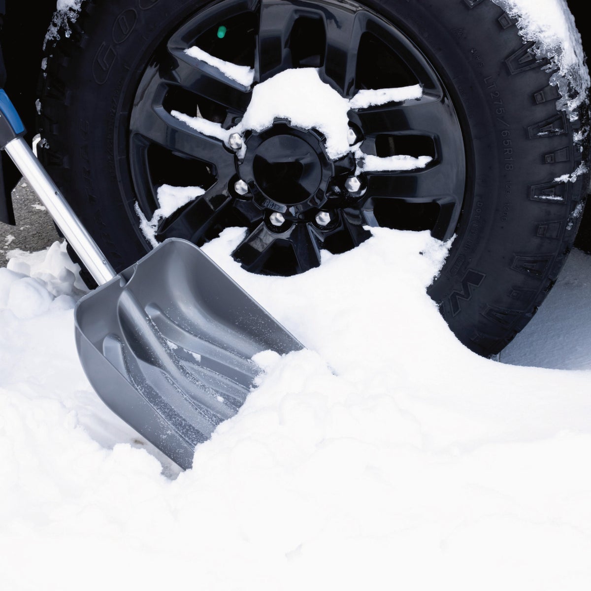 Suncast 11 In. Telescoping Automotive Car Shovel Image 2