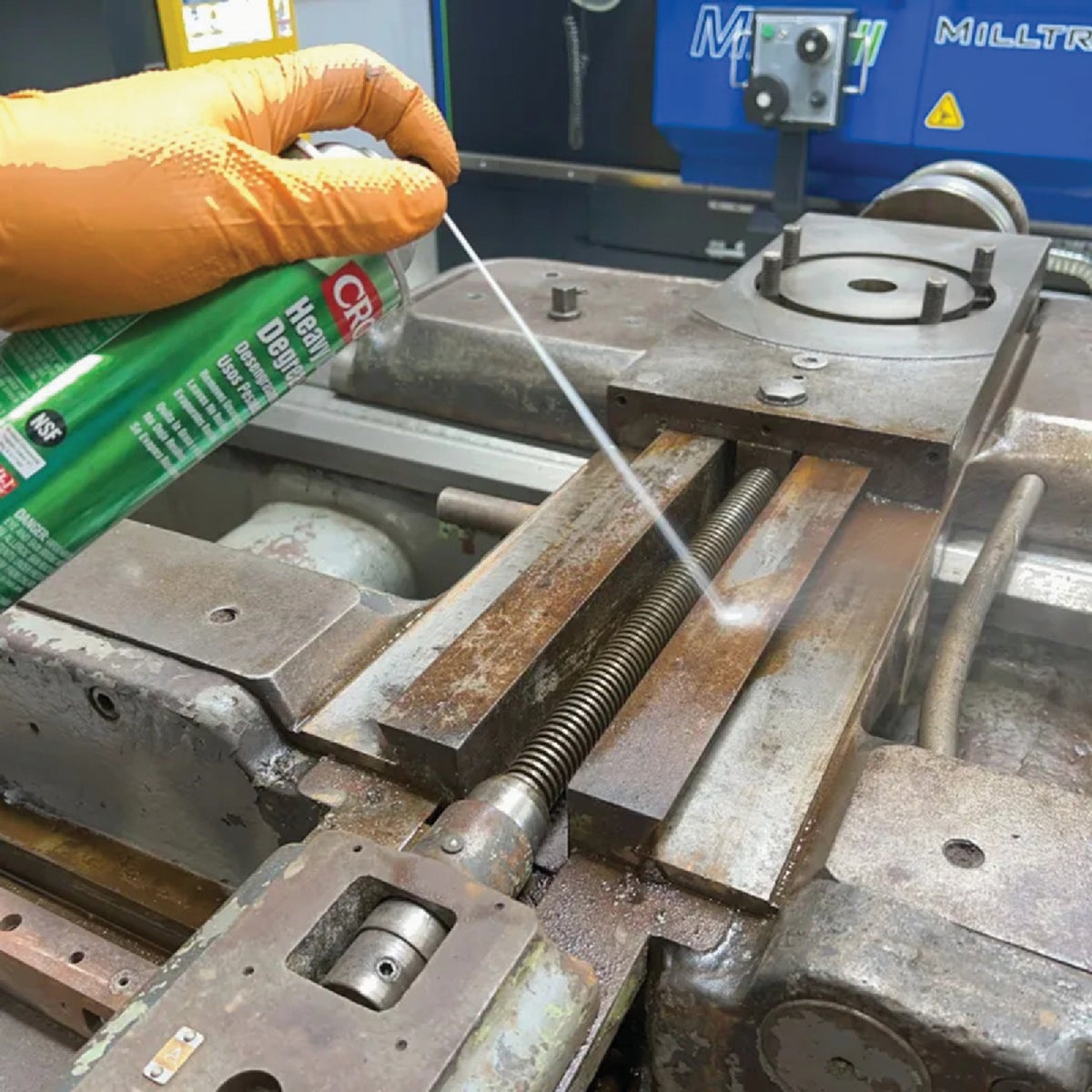 CRC 19 Oz. Heavy Duty Degreaser Image 3