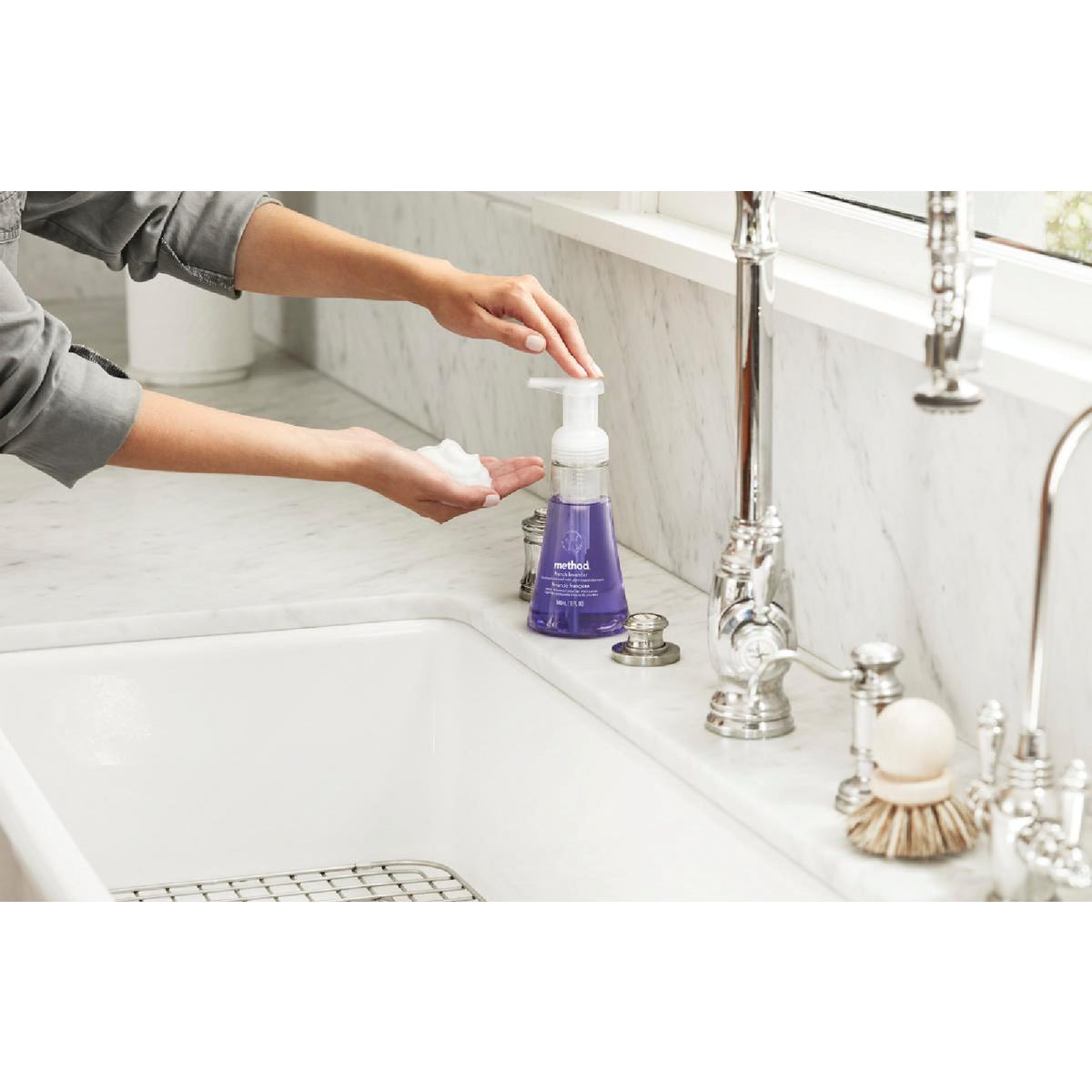 Method 10 Oz. Sea Minerals Foaming Hand Soap Image 2